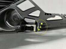Laden Sie das Bild in den Galerie-Viewer, Opel Grandland X 17- GRILL BLENDE STOSSSTANGE VORNE UNTER KAMERA YP00023977