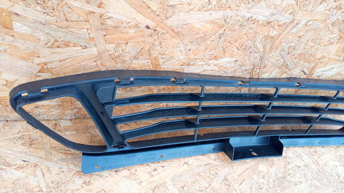 BMW 2 F45/F46 Kühlergrill Gitter Mittlere Grill 51117301567 — Foto 8 von 10