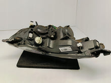 Laden Sie das Bild in den Galerie-Viewer, CITROEN C1 II 14- SCHEINWERFER LINKS NORMAL LINSE 81150-0H170