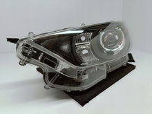 Laden Sie das Bild in den Galerie-Viewer, TOYOTA YARIS IV 4 19- LAMPA REFLEKTOR LEWY PRZÓD SOCZEWKA KOITO K0-6 EU
