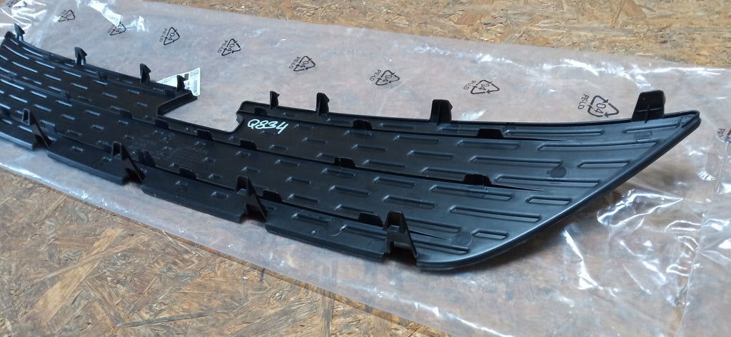 PEUGEOT 2008 P24 19- ATRAPA ZAŚLEPKA GRILL ZDERZAKA PRZEDNIEGO 9833167980