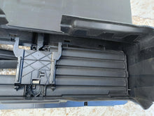 Load image into Gallery viewer, PEUGEOT 3008 III 23- KIEROWNICA WLOT POWIETRZA ROLETA ŻALUZJA 9841341080