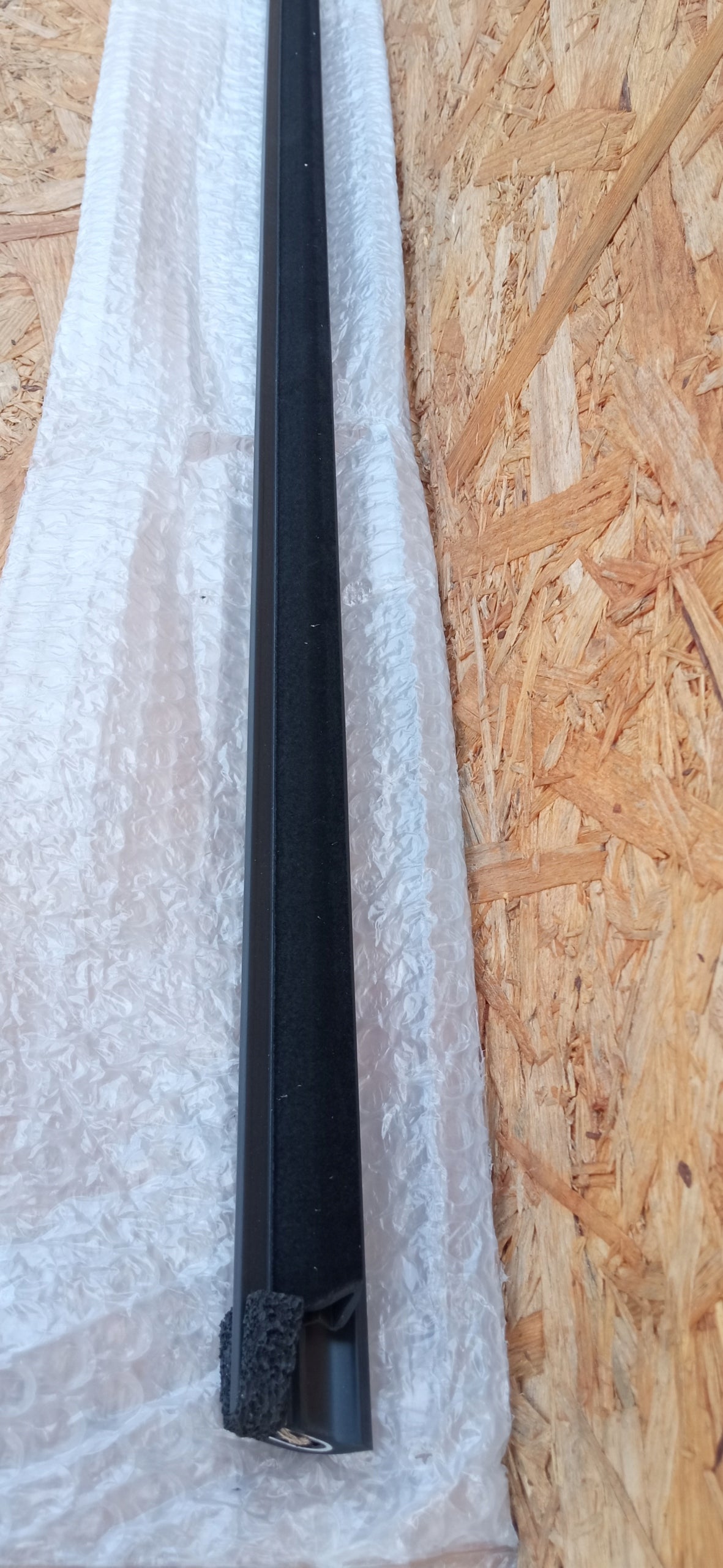 VW Golf VII 7 13- 5D Trim Strip Zgarniająca Front Left Door New 5G4837477 — photo 7 of 7
