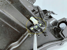 Laden Sie das Bild in den Galerie-Viewer, Toyota Aygo X 22- SCHEINWERFER LINKS VORNE FULL LED EU KOITO 0H-33
