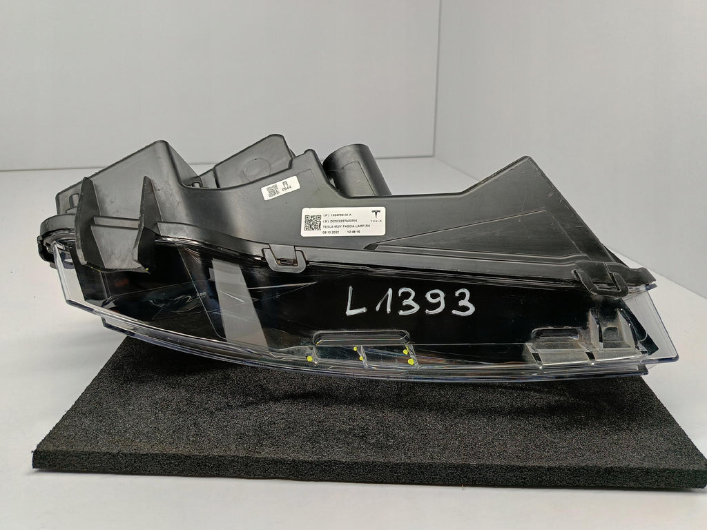 TESLA 3 LIFT Y 20- HALOGEN DRL PRAWY LAMPA PRZECIWMGIELNA LED 1624798-00-A