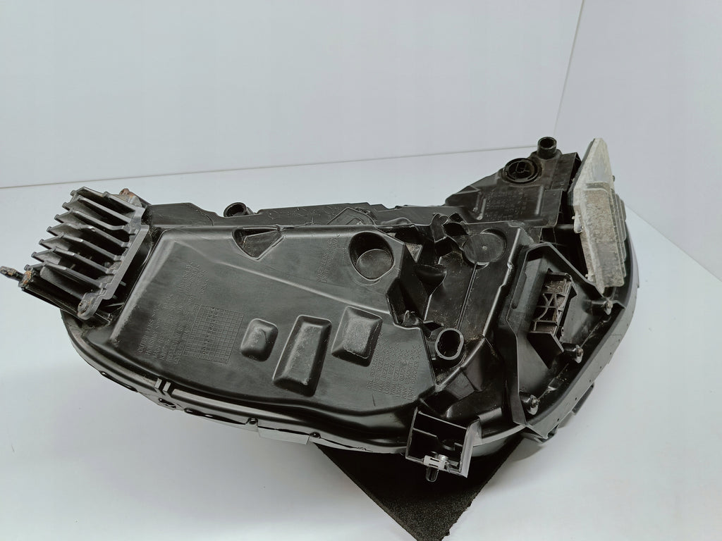TESLA MODEL 3 III 17- LAMPA LEWA PRZÓD PRZEDNIA FULL LED 1077375-00-C