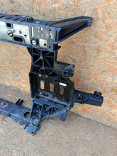 Laden Sie das Bild in den Galerie-Viewer, KIA EV9 EV-9 23 - FRONTTRAVERSE STIRNVERSTÄRKUNG 64101-DO000