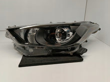 Załaduj zdjęcie do przeglądarki galerii, TOYOTA YARIS IV 4 P21 19- LAMPA REFLEKTOR LEWA PRZÓD SOCZEWKA KOITO K0-6 EU
