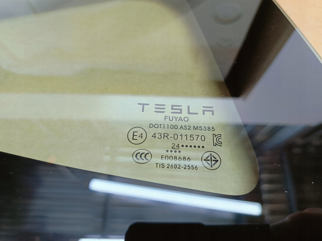 TESLA MODEL 3 M3 III - SZYBA KAROSERYJNA BOCZNA PRAWY TYŁ NOWA 1514979-40-D