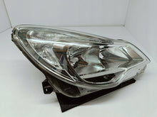 Załaduj zdjęcie do przeglądarki galerii, Opel Corsa D LIFT 11- LAMPA PRAWA PRZÓD PRZEDNIA ZWYKŁA EU 13432890