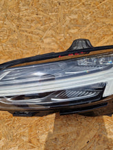 Laden Sie das Bild in den Galerie-Viewer, VOLVO V60 S60 II 18- FULL LED SCHEINWERFER LINKS VORN