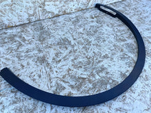 Laden Sie das Bild in den Galerie-Viewer, TESLA MODEL Y MJ 20- KOTFLÜGELVERKLEIDUNG LINKS VORNE 1658695-00-A
