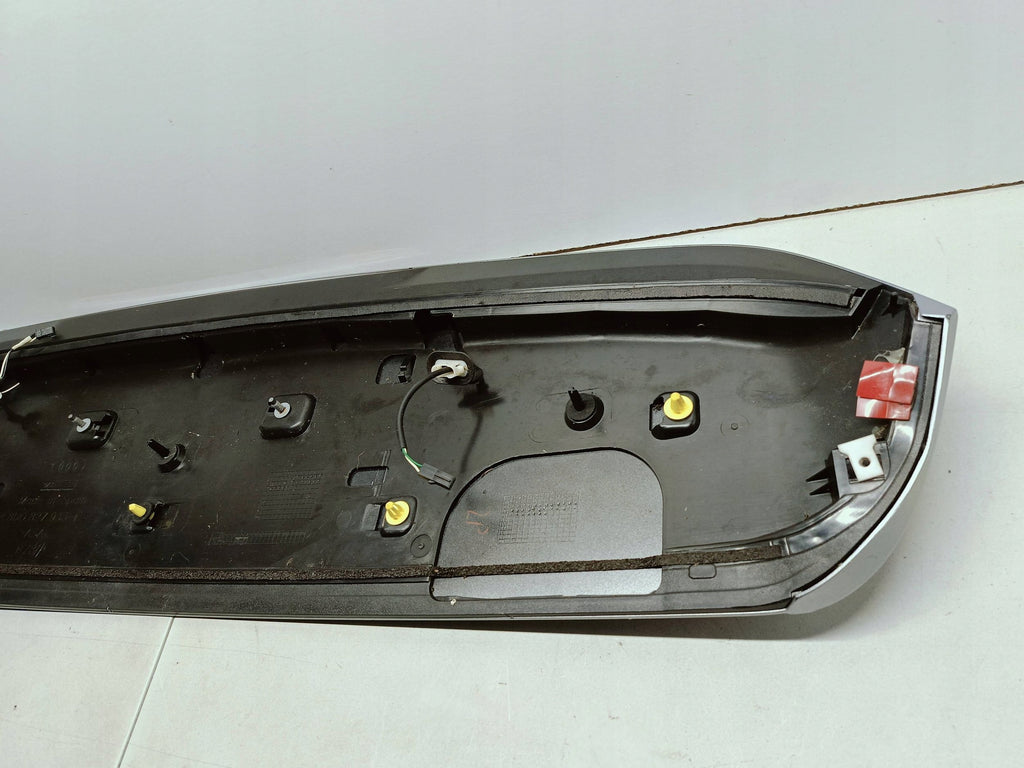 Audi Q3 8U 11- SPOILER LOTKA DASZEK BLENDA KLAPY BAGAŻNIKA 8U0827933F