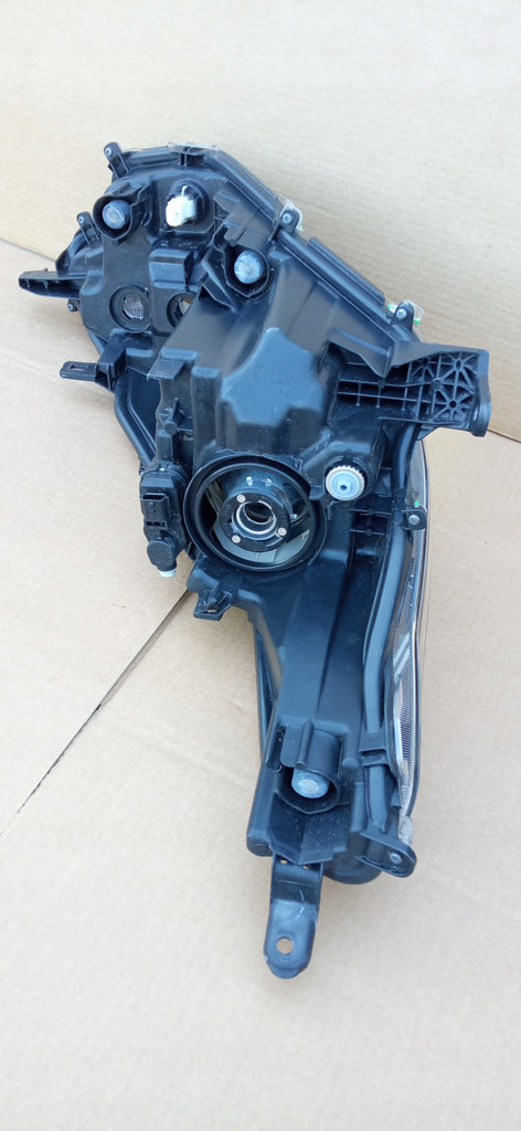 TOYOTA YARIS IV 4 19- LAMPA REFLEKTOR LEWY PRZÓD SOCZEWKA KOITO K0-6 EU