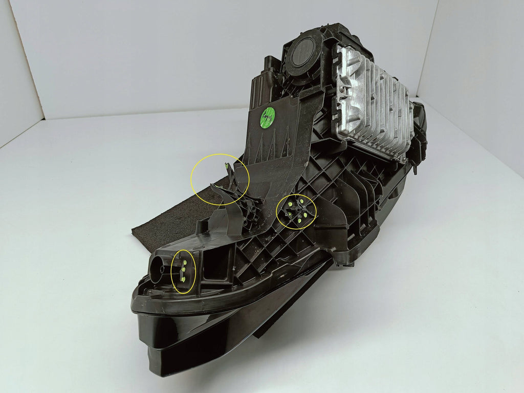 Volvo EX30 EX-30 23- LAMPA PRAWA PRZÓD PRZEDNIA FULL LED EU 80000628