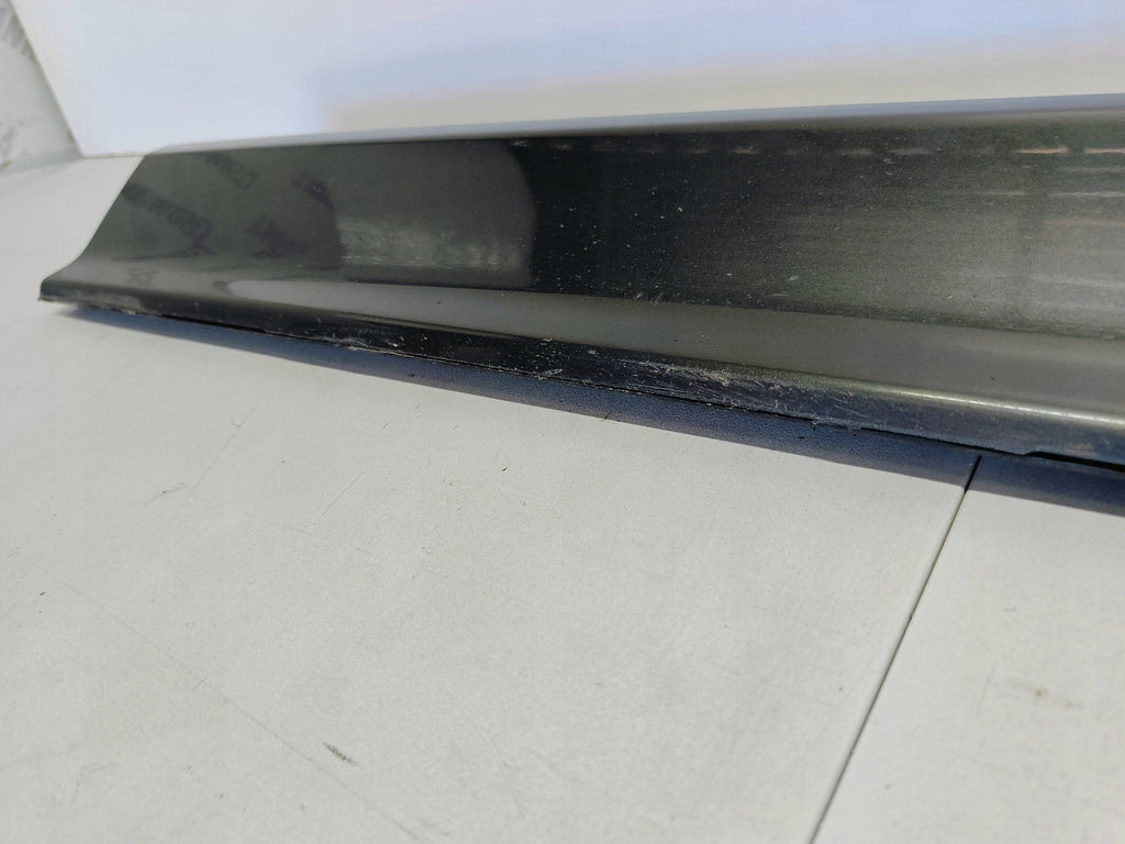 Volvo XC60 II 17- TÜRLEISTE VORNE RECHTS 31440294