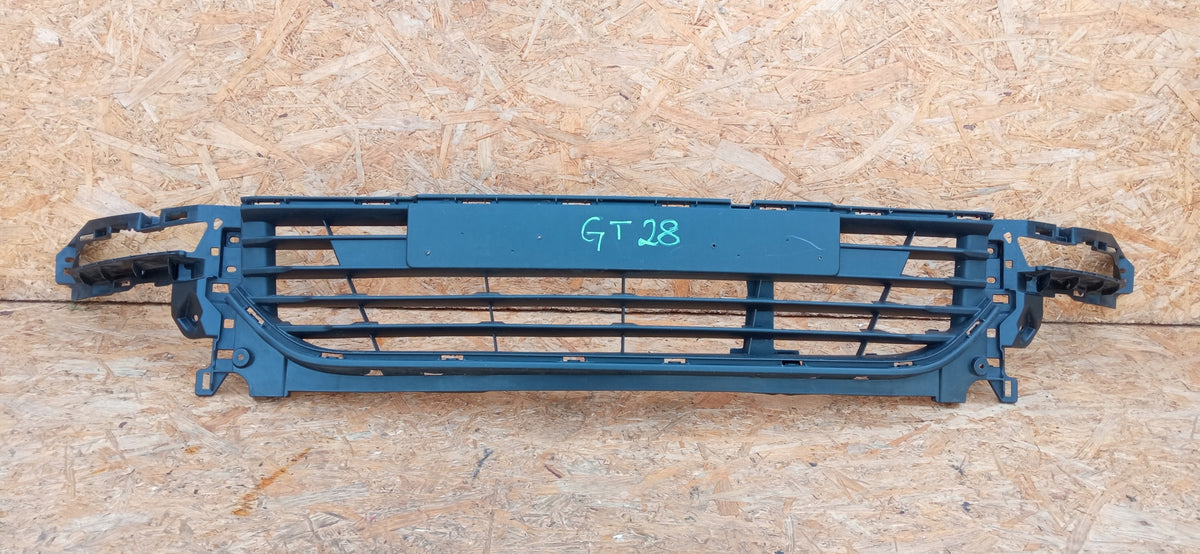 Renault Clio 4 IV Lift 16- Grille Grille Center Grille 622541048R — photo 1 of 9