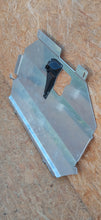 Load image into Gallery viewer, VOLVO V50 S40 C30 C70 PŁYTA OCHRONNA OSŁONA ALUMINIOWA POD SILNIK 31269431