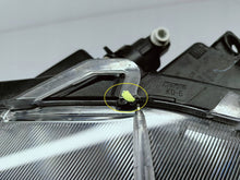 Laden Sie das Bild in den Galerie-Viewer, TOYOTA YARIS IV 4 19- SCHEINWERFER LINKS VORNE LINSE KOITO K0-6 EU