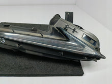 Laden Sie das Bild in den Galerie-Viewer, LEXUS IS III 250 300H 350 13- TFL RECHTS SCHEINWERFER RECHTS LED KOITO 53-92