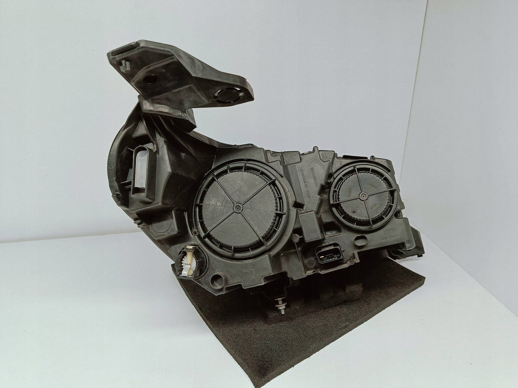 Opel Corsa F 19- SCHEINWERFER LINKS VORNE NORMAL H7 H15 EU 39162648