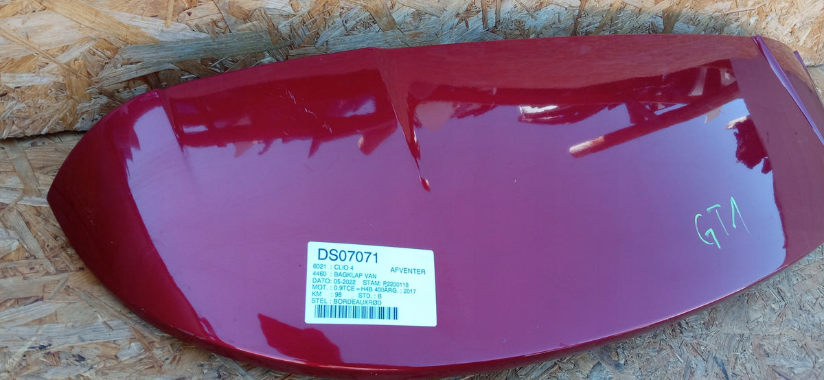 Renault Clio IV Break 12- Spoiler Aileron Casquette Hayon 960303795R — photo 4 sur 13