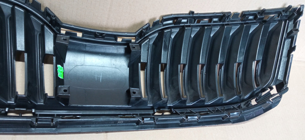SKODA OCTAVIA III LIFT 16- KÜHLERGRILL STOßSTANGENGITTER VORNE 5E0853653C