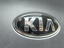Załaduj zdjęcie do przeglądarki galerii, KIA CEED III KOMBI 18- BLENDA NAKŁADKA KLAPY BAGAŻNIKA TYŁ 87311-J7300