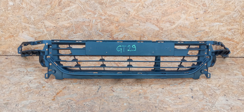 RENAULT CLIO 4 IV LIFT 16- ATRAPA KRATKA ŚRODKOWA GRILL 622542412R