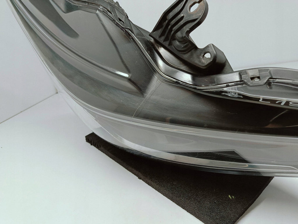 Toyota Aygo II B4 LIFT 18- LAMPA PRAWA PRZÓD SOCZEWKA+LED EU KOITO 0H-27
