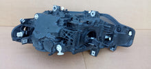 Laden Sie das Bild in den Galerie-Viewer, BMW 3 III F30 F31 LIFT 15- LAMPA PRAWA PRZÓD BMW LED HELLA 9883502-01