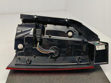 Laden Sie das Bild in den Galerie-Viewer, VOLKSWAGEN TRANSPORTER T6 T6.1 LIFT 19- LED RÜCKLEUCHTE LINKS 7LA945207