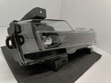Laden Sie das Bild in den Galerie-Viewer, TESLA 3 LIFT Y 20- HALOGEN DRL RECHTS NEBELSCHEINWERFER LED 1624798-00-A
