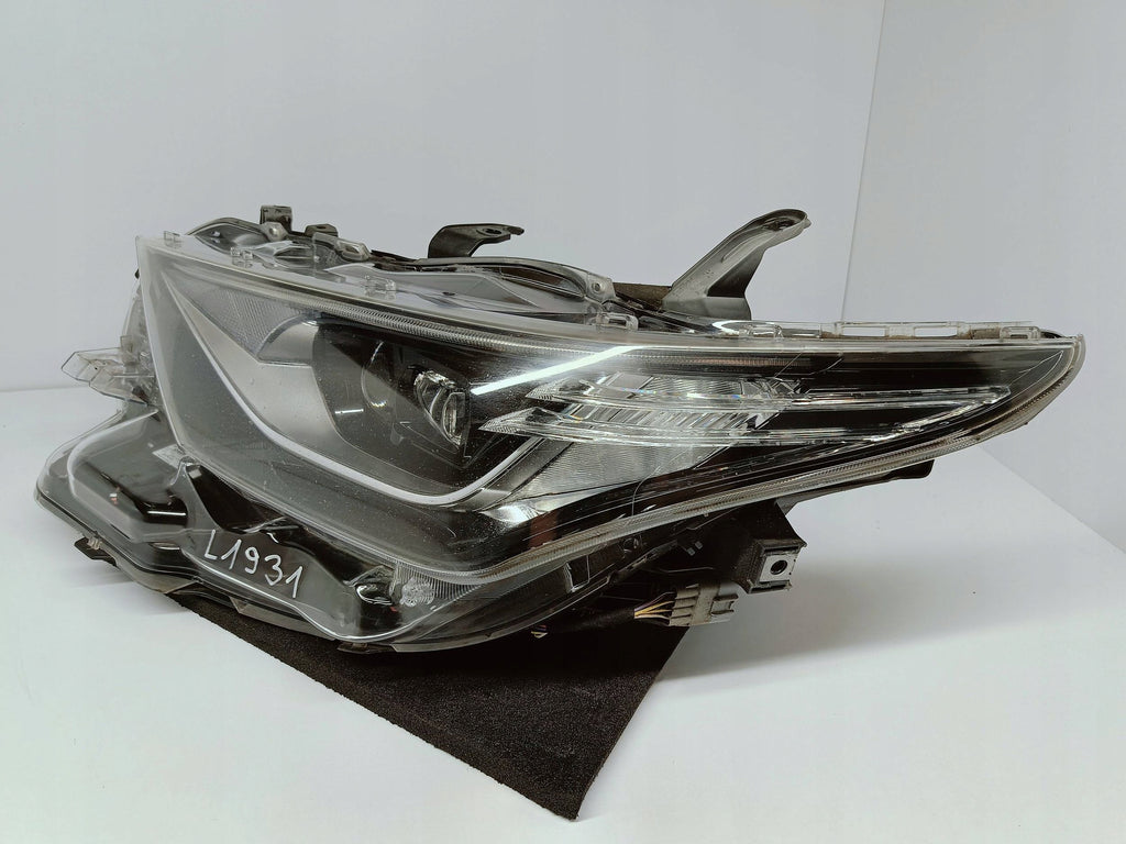 Toyota Auris II LIFT E18 15- LAMPA LEWA PRZÓD FULL LED EU 81150-02K60