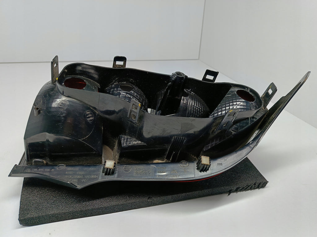 VOLKSWAGEN UP UP! 11- LAMPA PRAWA TYLNA PRAWY TYŁ 1S0945096G
