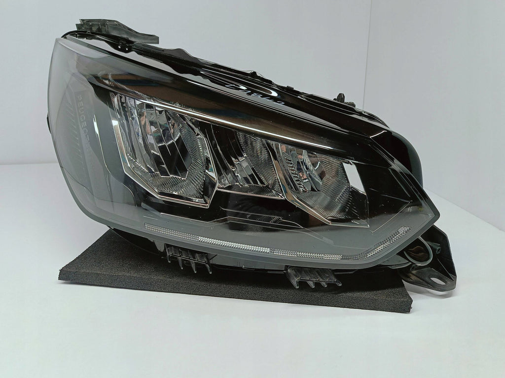 Peugeot 208 II 2 19- LAMPA PRAWA PRZÓD PRZEDNIA FULL LED EU 9855524880