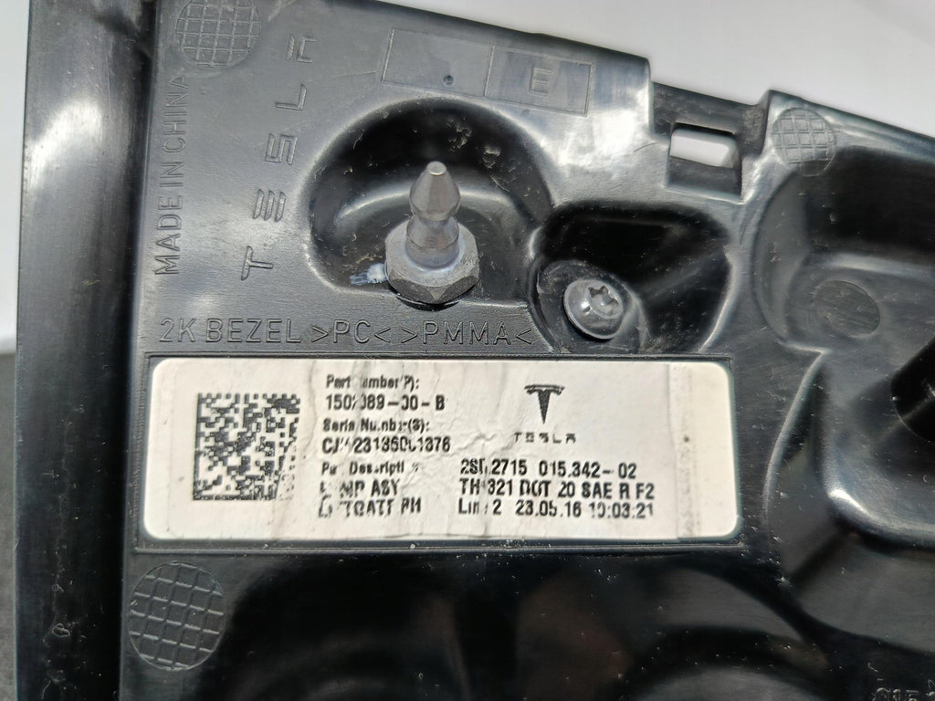 TESLA 3 M3 LIFT Y 20- HECKKLAPPENLEUCHTE RECHTS HINTEN LED OE 1502089-00-B