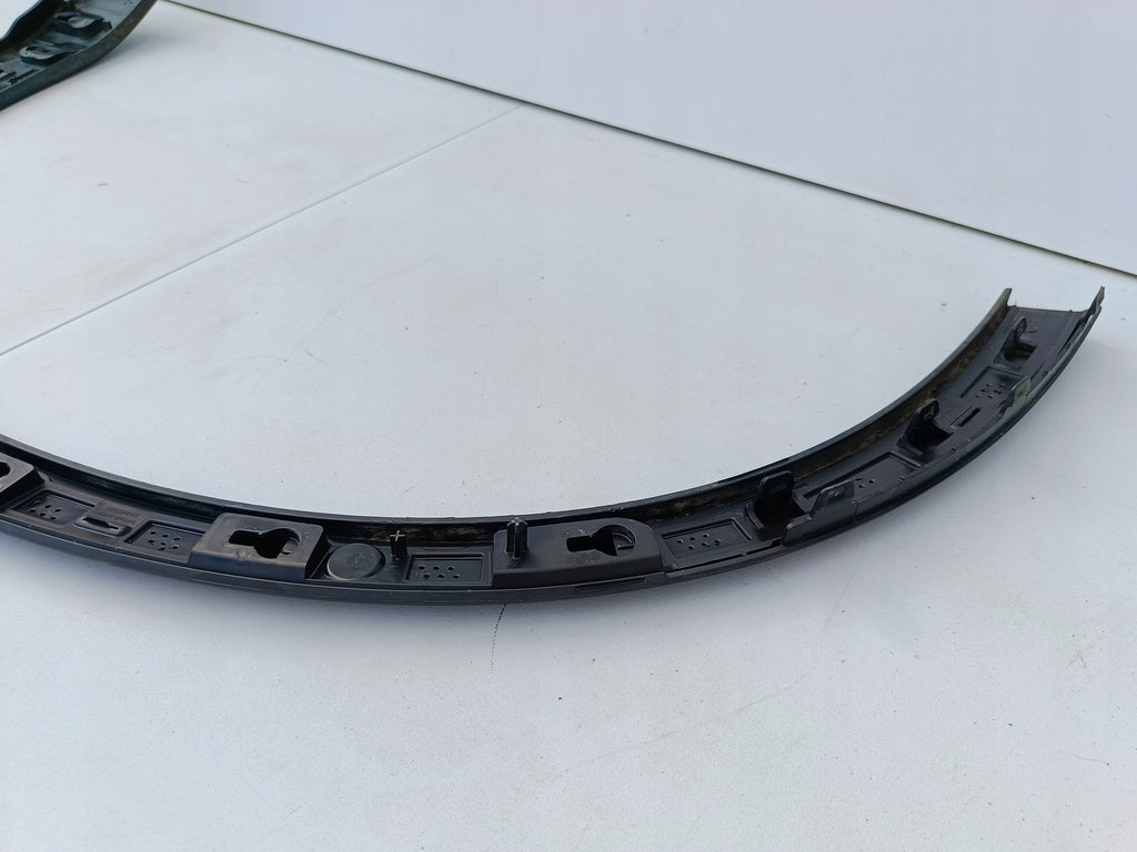 VOLVO XC40 XC 40 II 17- LISTWA BŁOTNIKA PRAWY PRZÓD PRAWA PRZEDNIA 31448345