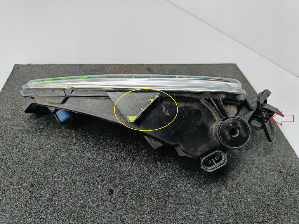 FORD FOCUS MK3 LIFT 14- HALOGEN PRZECIWMGIELNY LEWY PRZÓD F1EB-15A255-AB