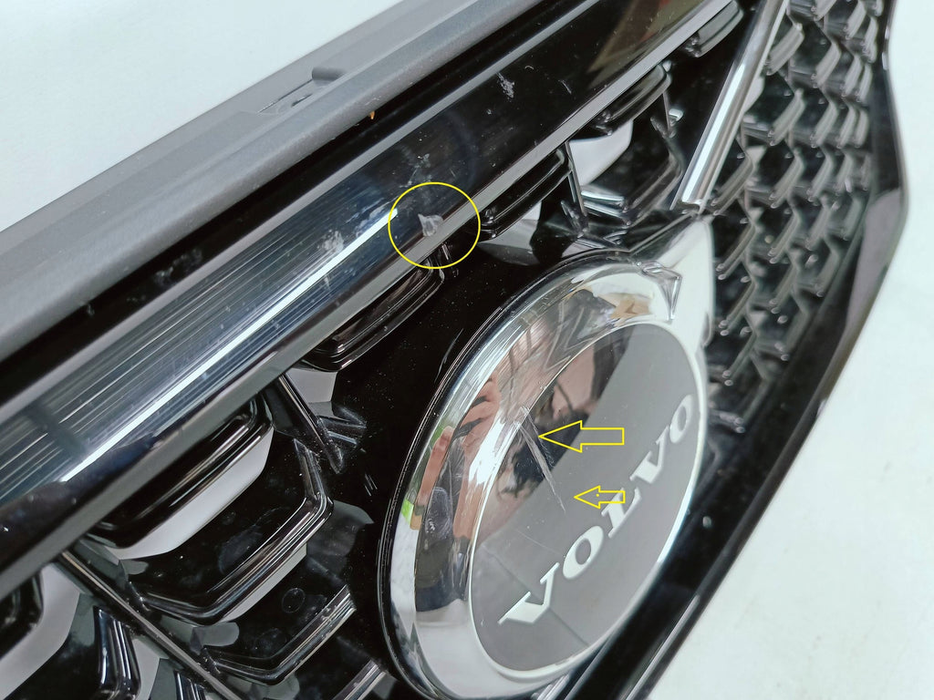 VOLVO XC40 LIFT R-DESIGN 22- ATRAPA GRILL KRATKA ZDERZAKA PRZÓD 32291466