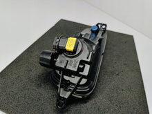 Laden Sie das Bild in den Galerie-Viewer, FOCUS FIESTA MONDEO- NEBELSCHEINWERFER RECHTS VORNE NEU F1EB-15A254-AB