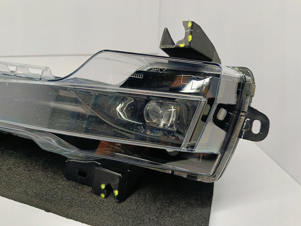 TESLA MODEL 3 M3 17- HALOGEN DRL LINKS NEBELSCHEINWERFER LED 1077395-00-D
