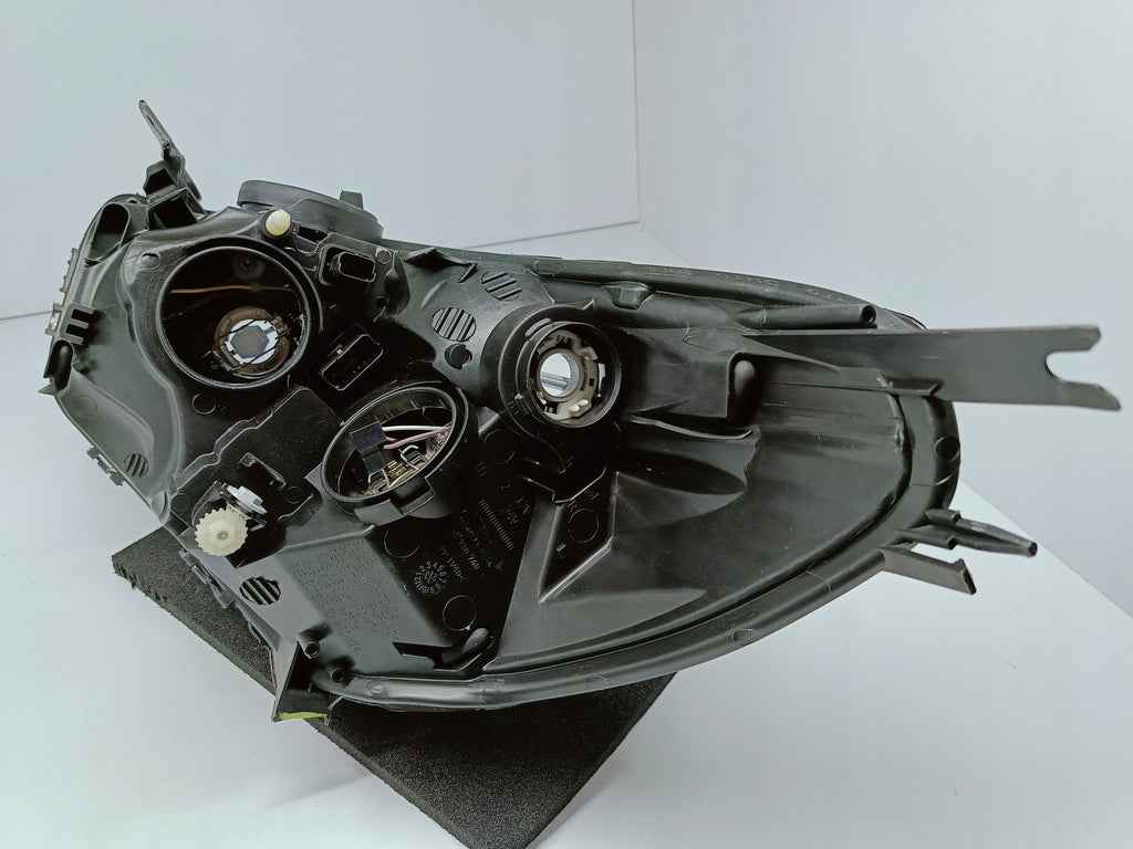 RENAULT CLIO IV 4 LIFT 16- LAMPA REFLEKTOR PRAWY PRZÓD 260100653R