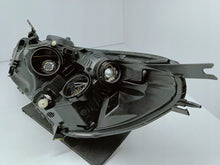 Załaduj zdjęcie do przeglądarki galerii, RENAULT CLIO IV 4 LIFT 16- LAMPA REFLEKTOR PRAWY PRZÓD 260100653R