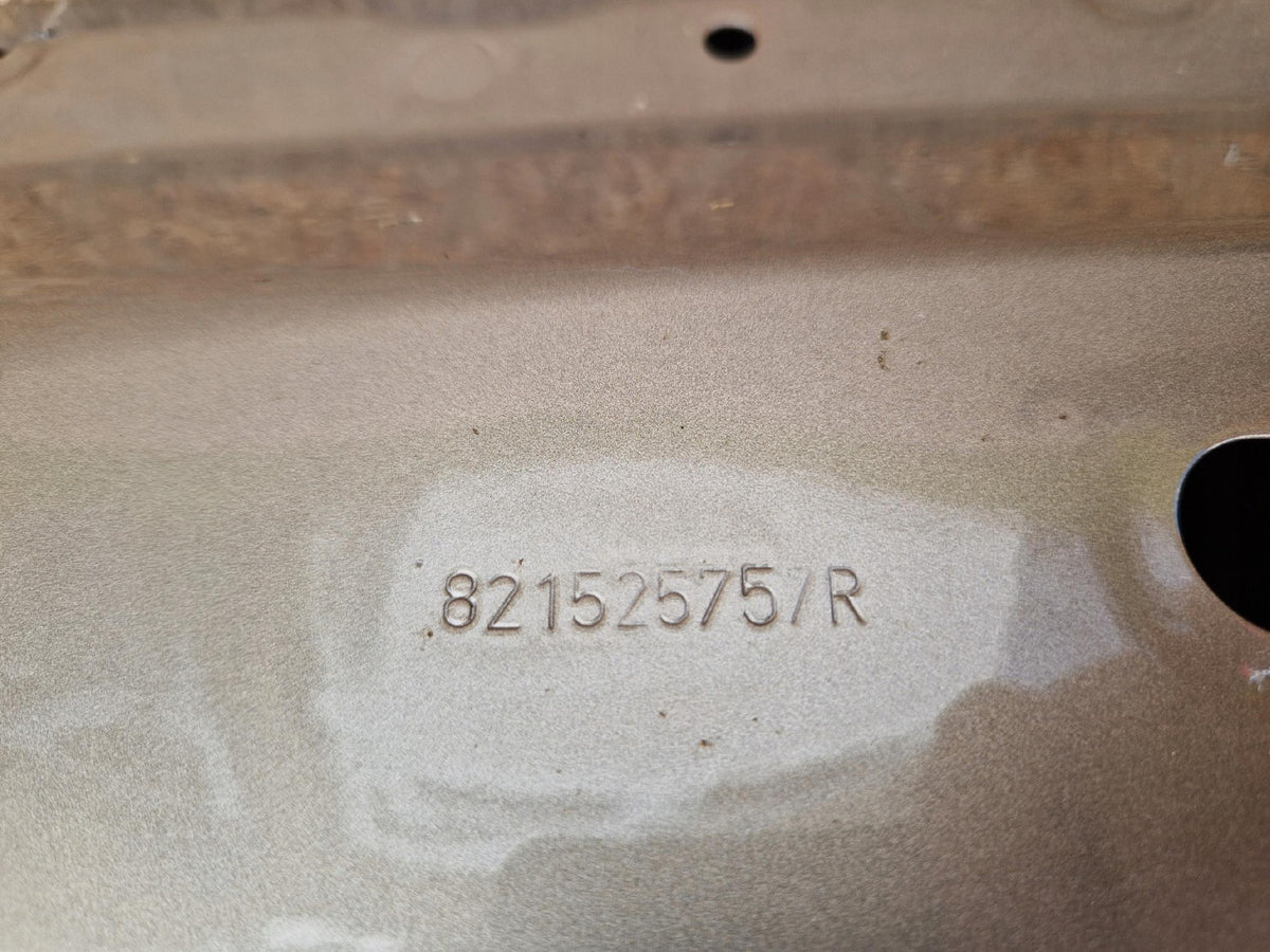 Renult Kadjar 15- Rear Right Door Rear 821525757R — photo 8 of 16