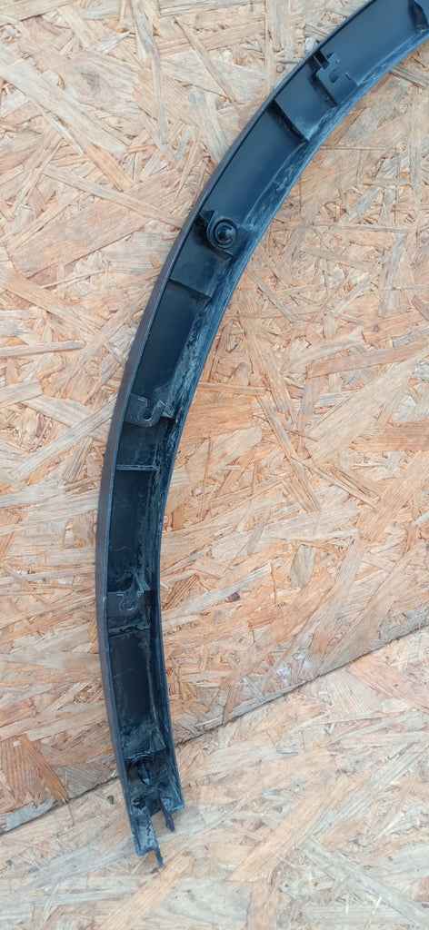 TESLA MODEL Y 22- KOTFLÜGELLEISTE HINTEN RECHTS 1683866-00-A