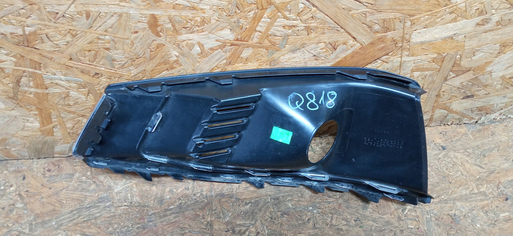 AUDI A4 B9 LIFT 19- KRATKA ZAŚLEPKA ATRAPA ZDERZAKA PRAWA PRZÓD 8W0807682AK