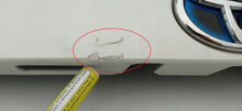 Laden Sie das Bild in den Galerie-Viewer, TOYOTA RAV4 V 5 19- HECKKLAPPENVERKLEIDUNG ZIERLEISTE KOFFERRAUM HINTEN 76801-42240