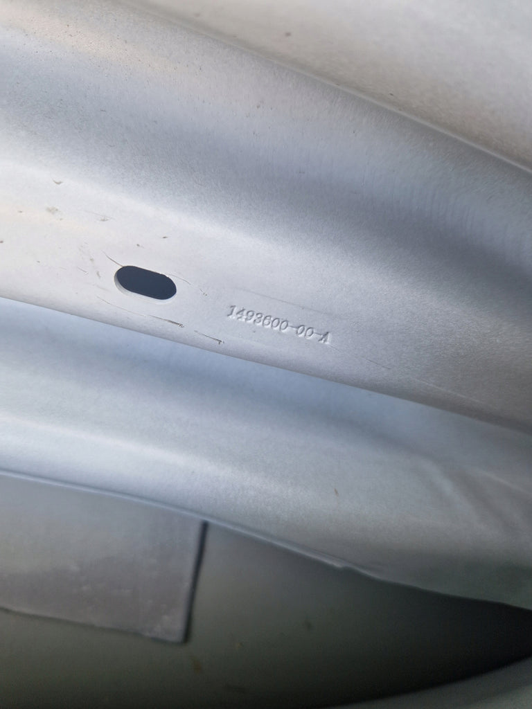 TESLA MODEL Y 20- DRZWI PRAWY TYŁ TYLNE 1493562-EC-A