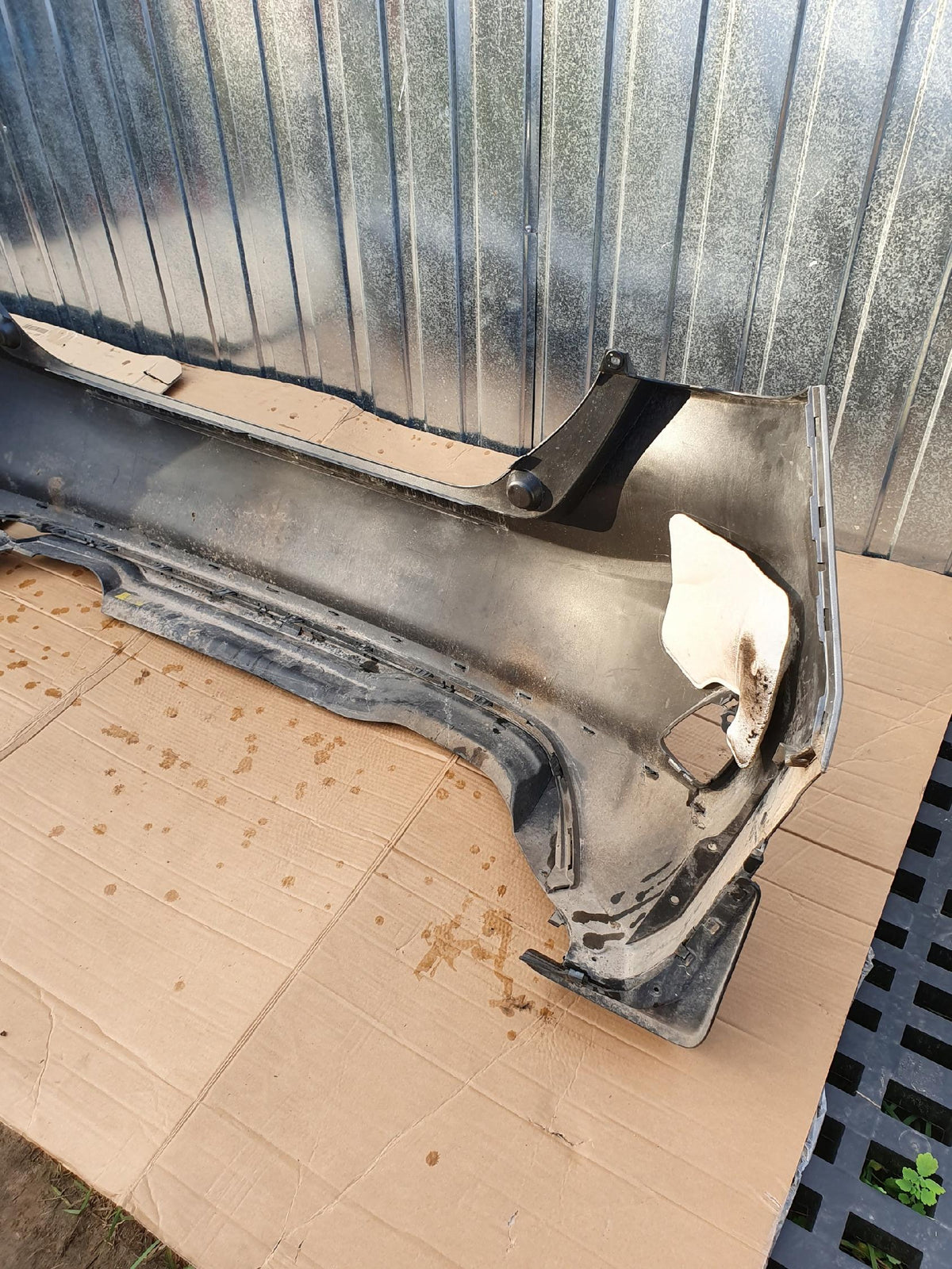 Ford Fiesta MK8 MK 8 Zderzak Tył Tylny — zdjęcie 6 z 8